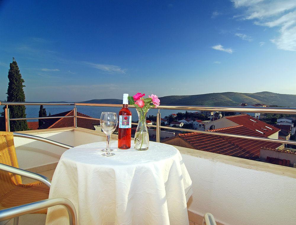 Apartments Kairos Trogir Buitenkant foto