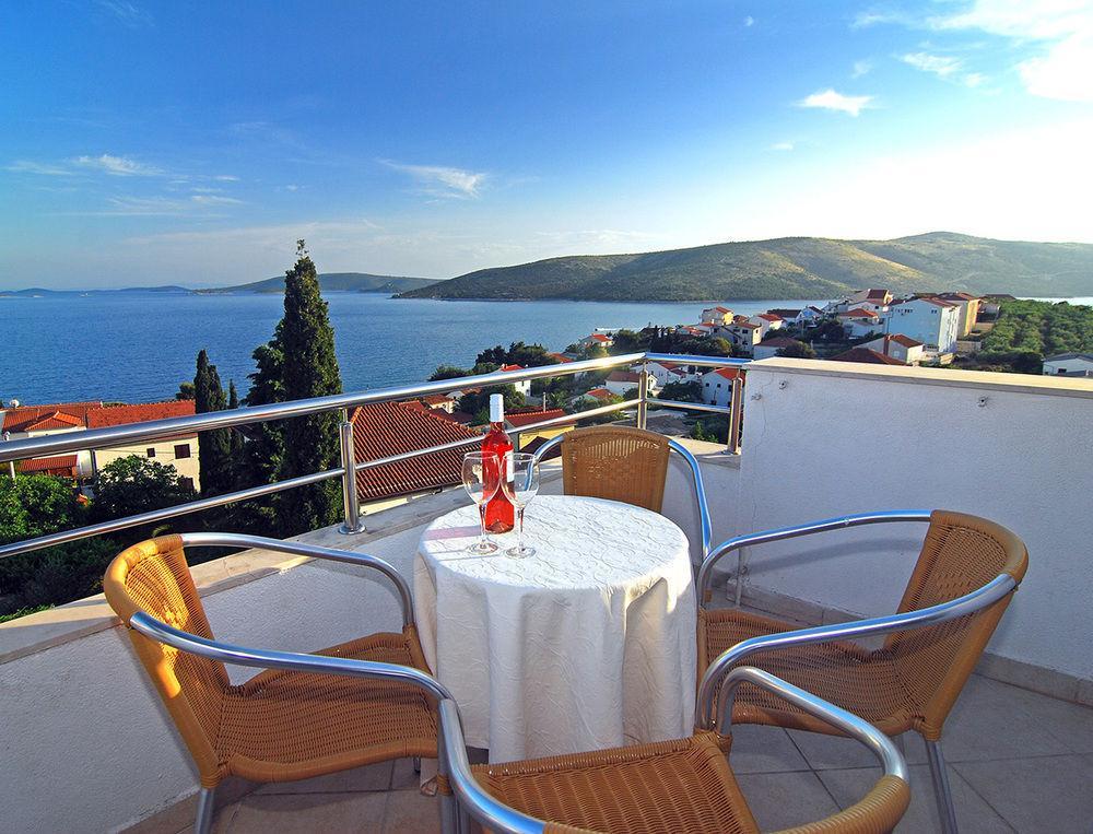 Apartments Kairos Trogir Buitenkant foto