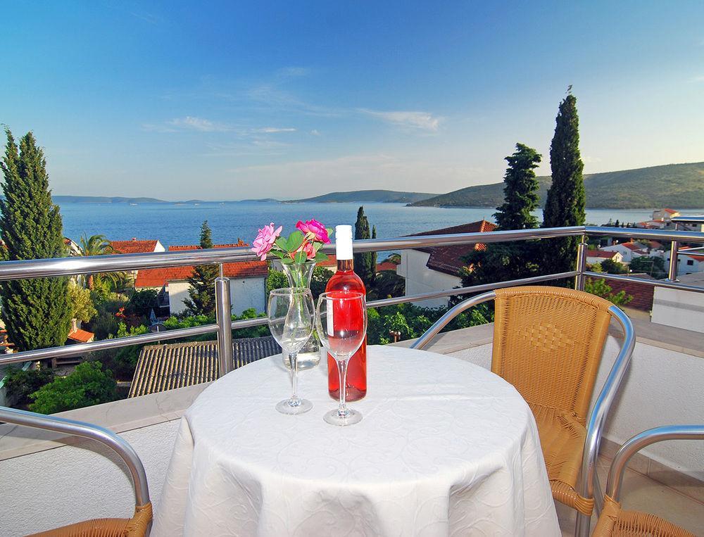 Apartments Kairos Trogir Buitenkant foto