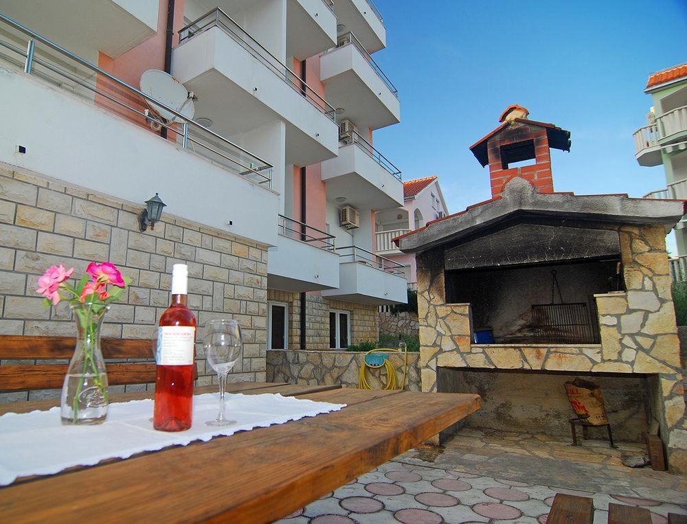 Apartments Kairos Trogir Buitenkant foto